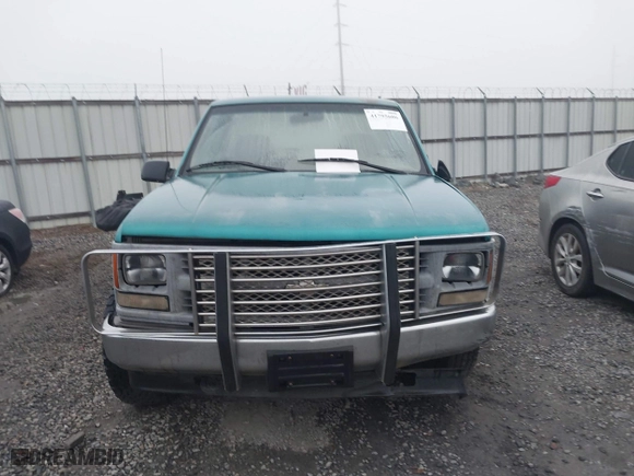 1995 Chevrolet C/K 1500 with VIN 1GCEK14Z9SZ141016, listed as a IAAI auction lot 41795606 with 261,799 mi miles. Bid and sale history available at carsss.com. Image 12.