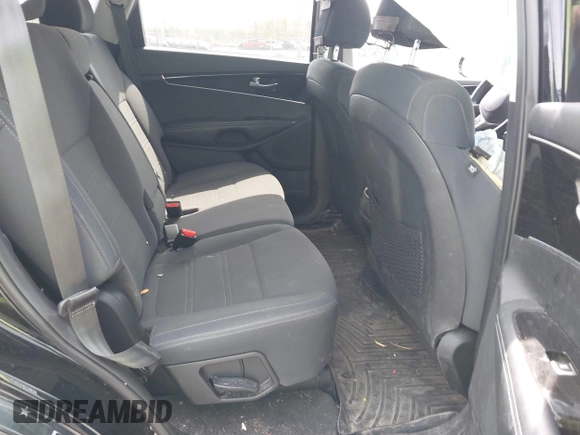 2019 Kia Sorento LX with VIN 5XYPGDA36KG439646, listed as a IAAI auction lot 42146551 with 69,283 mi miles. Bid and sale history available at carsss.com. Image 8.