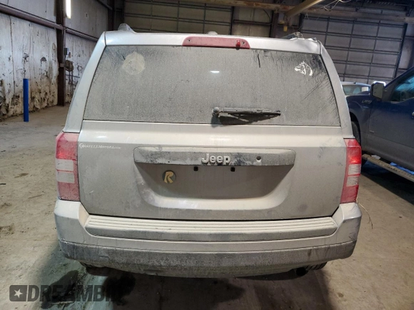 2016 Jeep Patriot Sport SE z VIN 1C4NJPBA8GD679214, wystawiony jako Copart lot #88990335 z przebiegiem 131 640 mil mil oraz Szkoda całkowita • Salvage title. Historia ofert i sprzedaży dostępna na DreamBid. Obrazek 6.