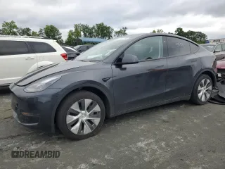 2024 Tesla Model Y с VIN 7SAYGDED5RF018979, выставлен на аукционе Copart как лот 55651195 с пробегом 10 488 миль миль и Чистый • Clean title. История ставок и продаж доступна на DreamBid. Изображение 1.