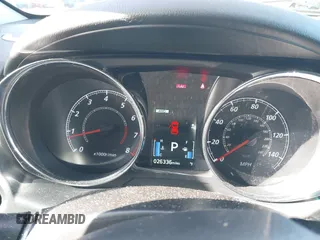 2019 Mitsubishi Outlander ES z VIN JA4AR3AU2KU020205, wystawiony jako IAAI lot #41591784 z przebiegiem 26 336 mil mil oraz . Historia ofert i sprzedaży dostępna na DreamBid. Obrazek 7.