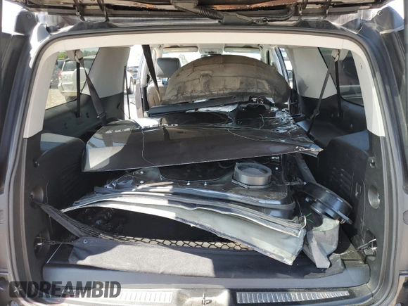 2018 Chevrolet Suburban LT with VIN 1GNSCHKC6JR122002, listed as a Copart auction lot 52034425 with Not provided miles and Salvage title. Bid and sale history available at DreamBid. Image 13.
