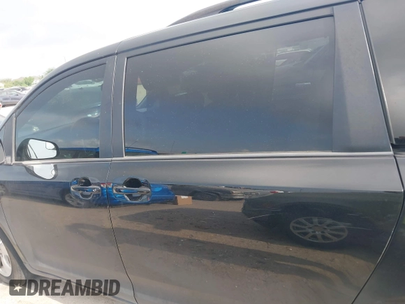 2017 Toyota Sienna LE Auto Access Seat with VIN 5TDKZ3DC7HS827068, listed as a IAAI auction lot 42088371 with 114,630 mi miles. Bid and sale history available at carsss.com. Image 14.