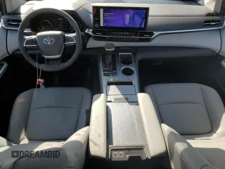 2025 Toyota Sienna XLE with VIN 5TDYRKEC3SS242899, listed as a Copart auction lot 54617665 with 1,830 mi miles and Clean Title. Bid and sale history available at DreamBid. Image 8.