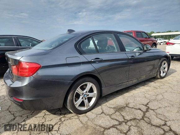 2015 BMW 3 Series 320i xDrive z VIN WBA3C3G55FNT53401, wystawiony jako Copart lot #60574915 z przebiegiem 184 516 mil mil oraz Czysty tytuł • Clean title. Historia ofert i sprzedaży dostępna na DreamBid. Obrazek 3.
