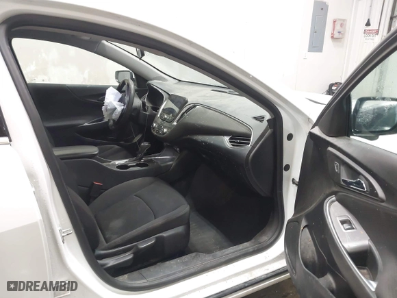 2019 Chevrolet Malibu LT with VIN 1G1ZD5ST8KF196424, listed as a IAAI auction lot 41181038 with 116,735 mi miles. Bid and sale history available at carsss.com. Image 5.