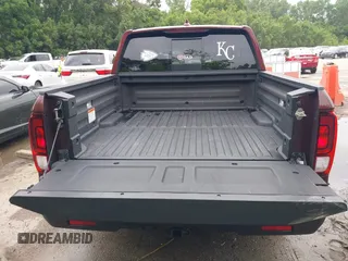 2019 Honda Ridgeline RTL-E with VIN 5FPYK3F78KB004781, listed as a IAAI auction lot 42425646 with 147,695 mi miles and . Bid and sale history available at DreamBid. Image 17.