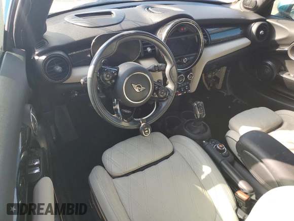 2021 MINI Convertible Cooper S z VIN WMWWJ5C09M3N24913, wystawiony jako Copart lot #76499074 z przebiegiem 53 119 mil mil oraz Nie do naprawy • Non repairable. Historia ofert i sprzedaży dostępna na DreamBid. Obrazek 8.