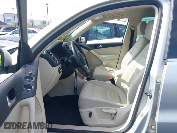 2011 Volkswagen Tiguan SEL with VIN WVGBV7AX2BW500817, listed as a IAAI auction lot 42292760 with 50,336 mi miles and . Bid and sale history available at DreamBid. Image 5.
