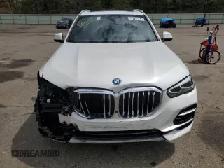 2022 BMW X5 xDrive45e with VIN 5UXTA6C03N9L84706, listed as a Copart auction lot 50725583 with 25,616 mi miles. Bid and sale history available at carsss.com. Image 5.