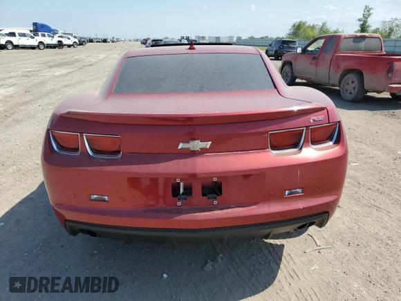 2013 Chevrolet Camaro LT z VIN 2G1FC1E37D9144627, wystawiony jako Copart lot #53316745 z przebiegiem 88 056 mil mil oraz Szkoda całkowita • Salvage title. Historia ofert i sprzedaży dostępna na DreamBid. Obrazek 6.