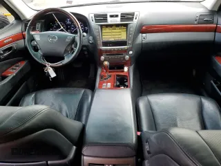 2010 Lexus LS 460 с VIN JTHCL5EFXA5008723, выставлен на аукционе Copart как лот 80964494 с пробегом 151 307 миль миль и Списание • Salvage title. История ставок и продаж доступна на DreamBid. Изображение 8.
