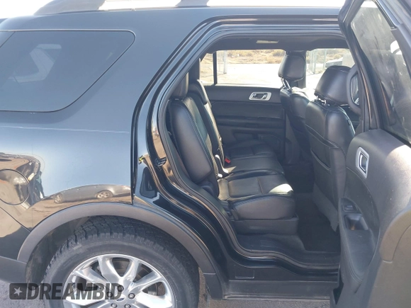 2015 Ford Explorer XLT with VIN 1FM5K8D81FGB56865, listed as a IAAI auction lot 40974676 with 1 mi miles. Bid and sale history available at carsss.com. Image 8.