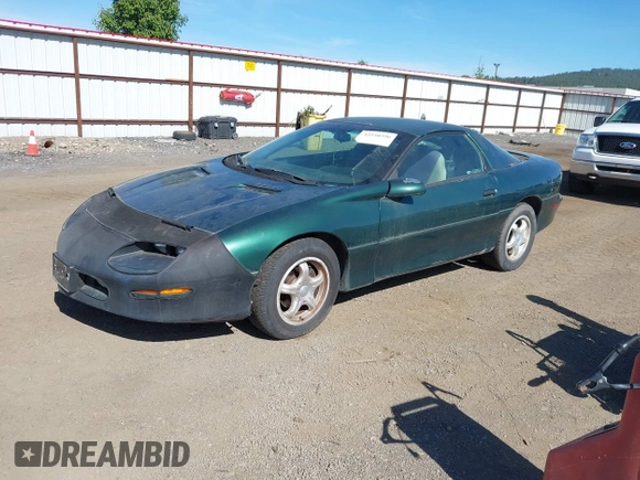 1995 Chevrolet Camaro z VIN 2G1FP22S7S2114586, wystawiony jako IAAI lot #42250390 z przebiegiem 172 124 mil mil oraz . Historia ofert i sprzedaży dostępna na DreamBid. Obrazek 2.