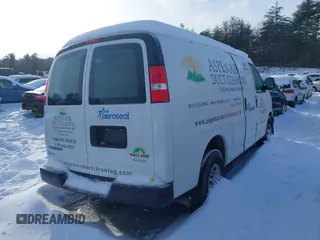 2021 Chevrolet Express Cargo z VIN 1GCWGAFP0M1256641, wystawiony jako IAAI lot #41555820 z przebiegiem Nie podano mil oraz . Historia ofert i sprzedaży dostępna na DreamBid. Obrazek 4.