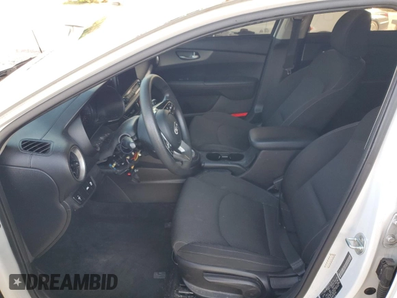 2021 Kia Forte LXS z VIN 3KPF24AD5ME382648, wystawiony jako Copart lot #64165115 z przebiegiem 62 665 mil mil oraz Szkoda całkowita • Salvage title. Historia ofert i sprzedaży dostępna na DreamBid. Obrazek 7.