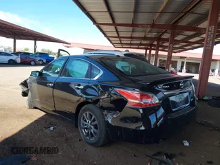 2015 Nissan Altima SV with VIN 1N4AL3AP8FC591586, listed as a IAAI auction lot 42083818 with 60,128 mi miles and . Bid and sale history available at carsss.com. Image 3.