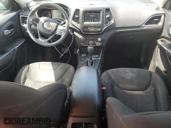 2019 Jeep Cherokee Latitude z VIN 1C4PJMCB8KD212964, wystawiony jako Copart lot #56205015 z przebiegiem 116 443 mil mil oraz Szkoda całkowita • Salvage title. Historia ofert i sprzedaży dostępna na DreamBid. Obrazek 8.