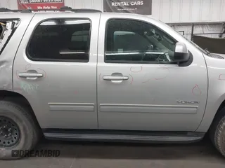 2013 GMC Yukon SLE with VIN 1GKS1AE09DR353945, listed as a IAAI auction lot 41900111 with 109,655 mi miles. Bid and sale history available at carsss.com. Image 13.