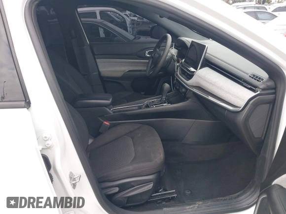 2023 Jeep Compass Sport z VIN 3C4NJDAN5PT510734, wystawiony jako IAAI lot #42519894 z przebiegiem 45 819 mil mil oraz . Historia ofert i sprzedaży dostępna na DreamBid. Obrazek 5.