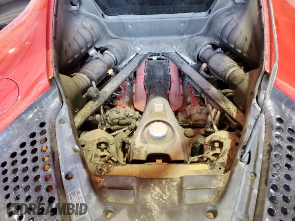 2021 Ferrari SF90 z VIN ZFF95NLA8M0263161, wystawiony jako Copart lot #44430285 z przebiegiem 6090 mil mil oraz Tytuł czysty. Historia ofert i sprzedaży dostępna na DreamBid. Obrazek 11.