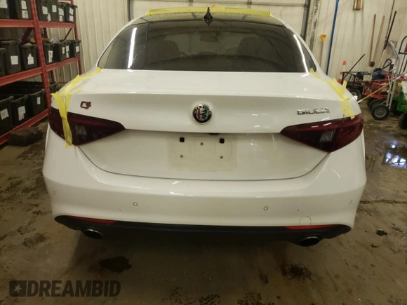 2017 Alfa Romeo Giulia with VIN ZARFAEDN3H7547069, listed as a Copart auction lot 70586472 with 0 mi miles. Bid and sale history available at carsss.com. Image 6.