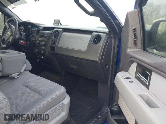 2014 Ford F-150 XL with VIN 1FTFX1EF1EFC85059, listed as a IAAI auction lot 41524443 with 85,882 mi miles. Bid and sale history available at carsss.com. Image 5.