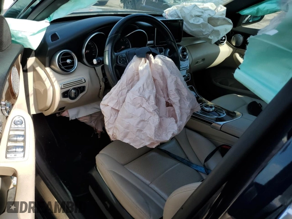2018 Mercedes-Benz C 300 z VIN 55SWF4JB2JU264063, wystawiony jako Copart lot #55316235 z przebiegiem Nie podano mil oraz Szkoda całkowita • Salvage title. Historia ofert i sprzedaży dostępna na DreamBid. Obrazek 8.