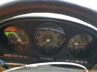 1987 Mercedes-Benz 560 SL with VIN WDBBA48D8HA067597, listed as a Copart auction lot 86120744 with 136,772 mi miles and Clean Title. Bid and sale history available at carsss.com. Image 9.