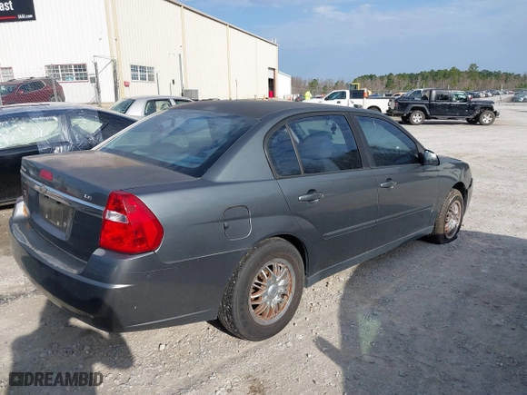 2006 Chevrolet Malibu LS w/1LS with VIN 1G1ZS51F46F131481, listed as a IAAI auction lot 41583677 with 189,811 mi miles. Bid and sale history available at carsss.com. Image 4.