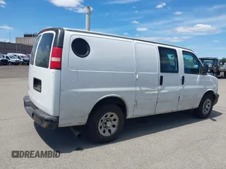 2014 Chevrolet Express Cargo z VIN 1GCSGAFX4E1198968, wystawiony jako IAAI lot #42322008 z przebiegiem 192 912 mil mil oraz . Historia ofert i sprzedaży dostępna na DreamBid. Obrazek 4.