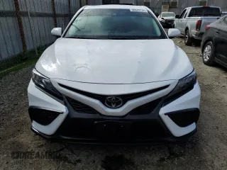 2023 Toyota Camry SE with VIN 4T1G11AK0PU779075, listed as a Copart auction lot 50642705 with 16,392 mi miles and Salvage Title. Bid and sale history available at DreamBid. Image 5.
