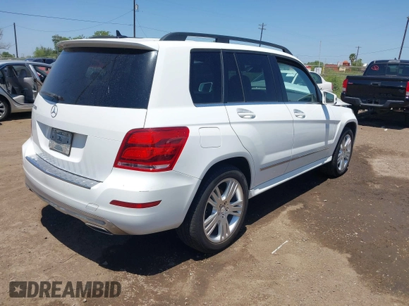 2015 Mercedes-Benz GLK 350 z VIN WDCGG5HB5FG342020, wystawiony jako IAAI lot #42007099 z przebiegiem 128 625 mil mil oraz . Historia ofert i sprzedaży dostępna na DreamBid. Obrazek 4.