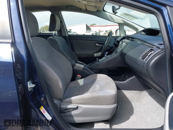 2015 Toyota Prius Four with VIN JTDKN3DU4F0443298, listed as a IAAI auction lot 41896720 with 288,809 mi miles and . Bid and sale history available at carsss.com. Image 5.