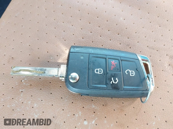 2018 Volkswagen Tiguan SEL with VIN 3VV2B7AX8JM088223, listed as a IAAI auction lot 42547747 with 105,423 mi miles and . Bid and sale history available at DreamBid. Image 11.