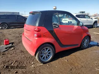 2009 Smart fortwo Pure z VIN WMEEJ31X79K274220, wystawiony jako Copart lot #46529995 z przebiegiem 76 185 mil mil oraz Szkoda całkowita • Salvage title. Historia ofert i sprzedaży dostępna na DreamBid. Obrazek 3.