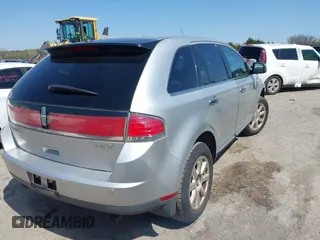 2009 Lincoln MKX with VIN 2LMDU68C69BJ08111, listed as a IAAI auction lot 41980408 with 227,535 mi miles. Bid and sale history available at carsss.com. Image 4.