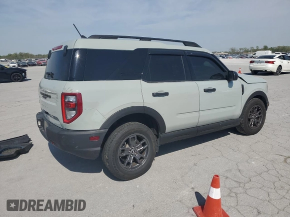 2022 Ford Bronco Sport Big Bend z VIN 3FMCR9B64NRE04995, wystawiony jako Copart lot #53064825 z przebiegiem 32 739 mil mil oraz Czysty tytuł • Clean title. Historia ofert i sprzedaży dostępna na DreamBid. Obrazek 3.