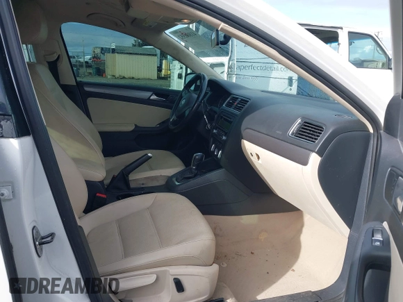 2013 Volkswagen Jetta TDI w/Premium with VIN 3VWLL7AJ2DM425448, listed as a IAAI auction lot 41806552 with 125,043 mi miles and . Bid and sale history available at DreamBid. Image 5.