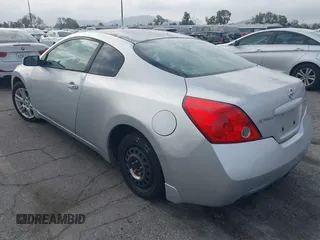 2008 Nissan Altima 3.5 SE with VIN 1N4BL24E78C192292, listed as a IAAI auction lot 42097397 with 137,188 mi miles. Bid and sale history available at carsss.com. Image 3.