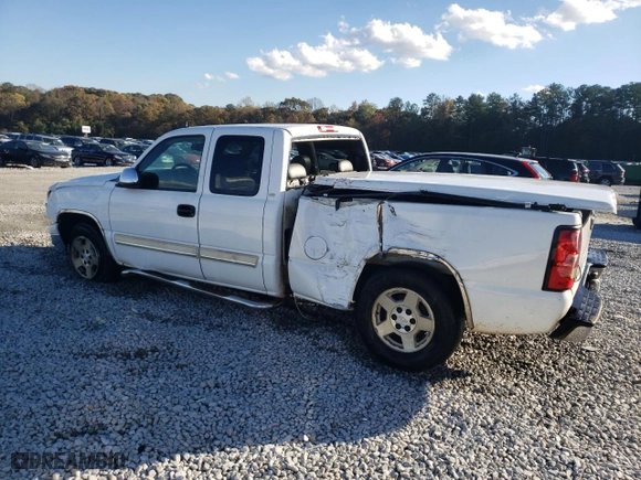 2006 Chevrolet Silverado 1500 LT1 with VIN 1GCEC19Z06Z214933, listed as a Copart auction lot 81550044 with 101,253 mi miles and Salvage Title. Bid and sale history available at carsss.com. Image 2.