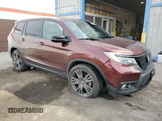 2021 Honda Passport EX-L z VIN 5FNYF7H52MB005850, wystawiony jako Copart lot #47890375 z przebiegiem 136 674 mil mil oraz Szkody całkowita. Historia ofert i sprzedaży dostępna na DreamBid. Obrazek 4.