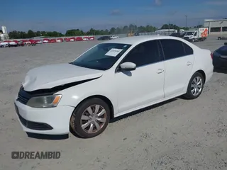 2013 Volkswagen Jetta SE с VIN 3VWDP7AJ2DM407606, выставлен на аукционе IAAI как лот 42028385 с пробегом 249 972 миль миль и . История ставок и продаж доступна на DreamBid. Изображение 2.