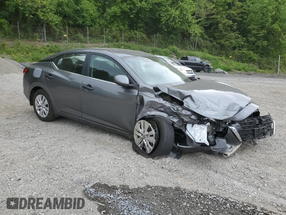 2025 Nissan Sentra S z VIN 3N1AB8BV1SY251935, wystawiony jako Copart lot #57701305 z przebiegiem 7 311 mil mil oraz Szkoda całkowita • Salvage title. Historia ofert i sprzedaży dostępna na DreamBid. Obrazek 4.