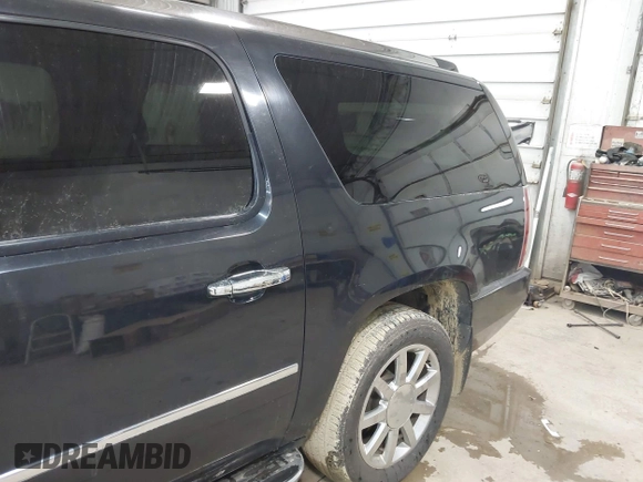 2012 GMC Yukon XL Denali with VIN 1GKS2MEF9CR323393, listed as a IAAI auction lot 41983097 with Not Provided miles. Bid and sale history available at carsss.com. Image 6.