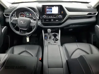 2021 Toyota Highlander XLE with VIN 5TDHZRBH8MS535368, listed as a Copart auction lot 54688095 with 56,480 mi miles and Salvage title. Bid and sale history available at DreamBid. Image 8.