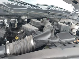 2022 Ford F-250 XL z VIN 1FTBF2B62NEF21705, wystawiony jako IAAI lot #39947332 z przebiegiem 61 110 mil mil oraz . Historia ofert i sprzedaży dostępna na DreamBid. Obrazek 10.