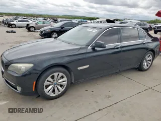 2012 BMW 7 Series 740Li z VIN WBAKB4C57CC575794, wystawiony jako Copart lot #49347395 z przebiegiem 189 697 mil mil oraz Czysty tytuł • Clean title. Historia ofert i sprzedaży dostępna na DreamBid. Obrazek 1.