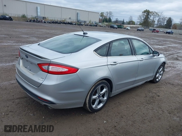 2016 Ford Fusion SE with VIN 3FA6P0HD2GR278556, listed as a IAAI auction lot 40749996 with 121,168 mi miles. Bid and sale history available at carsss.com. Image 4.