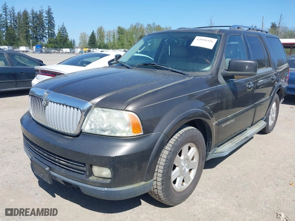 2005 Lincoln Navigator Luxury with VIN 5LMFU27535LJ04900, listed as a IAAI auction lot 42050316 with 293,904 mi miles. Bid and sale history available at carsss.com. Image 6.